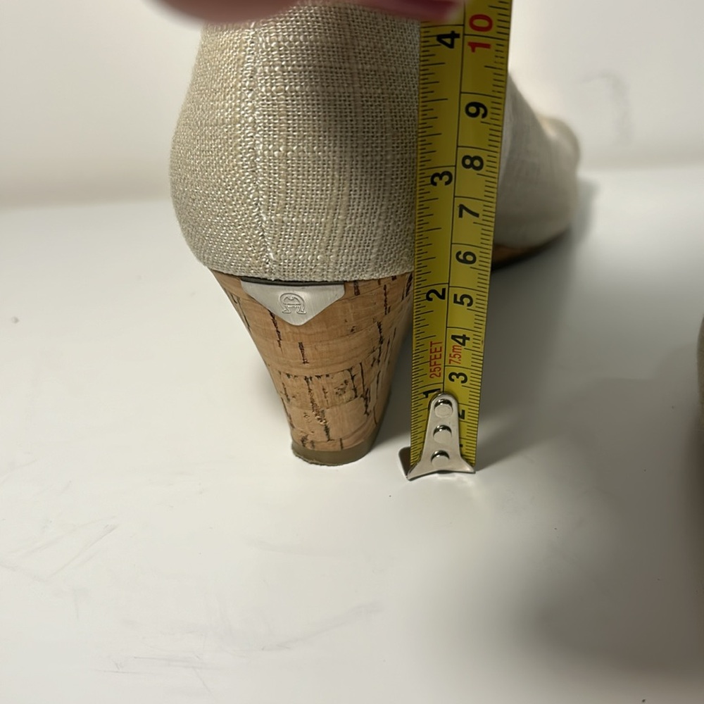 VINTAGE ETIENNE AIGNER CORK WEDGE HEEL BEIGE SIZE 8.5 METAL LOGO - Picture 12 of 12
